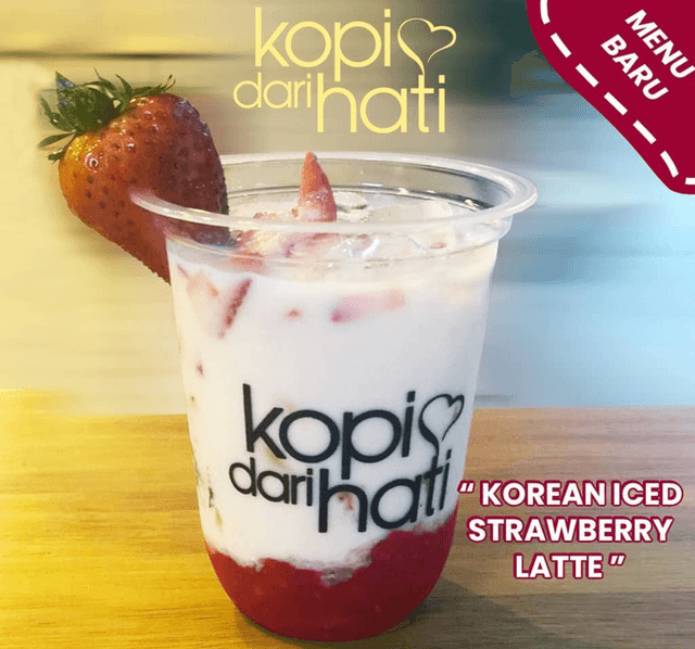 korean iced strawberry latte